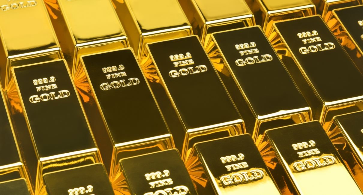 هل نشتري أم نبيع الذهب؟