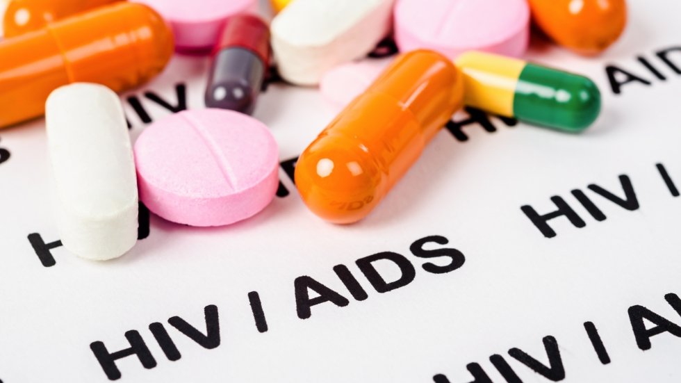 كوكتيل أدوية قد يعالج مرض الإيدز