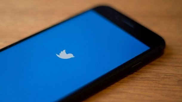 كيفية معرفة الحسابات المرتبطة برقم الهاتف تويتر 2021