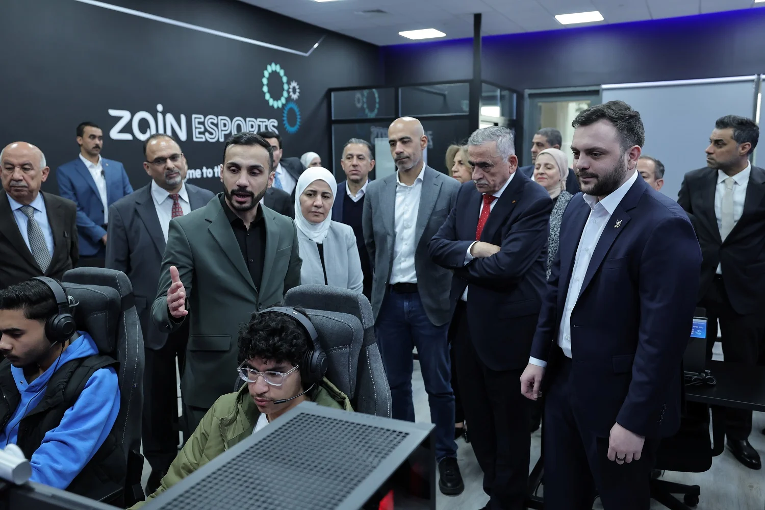 هاشتاق عربي - الأمير عمر بن فيصل يفتتح أكاديمية زين للرياضات الإلكترونية وتطوير الألعاب الإلكترونية في الجامعة الأردنية
